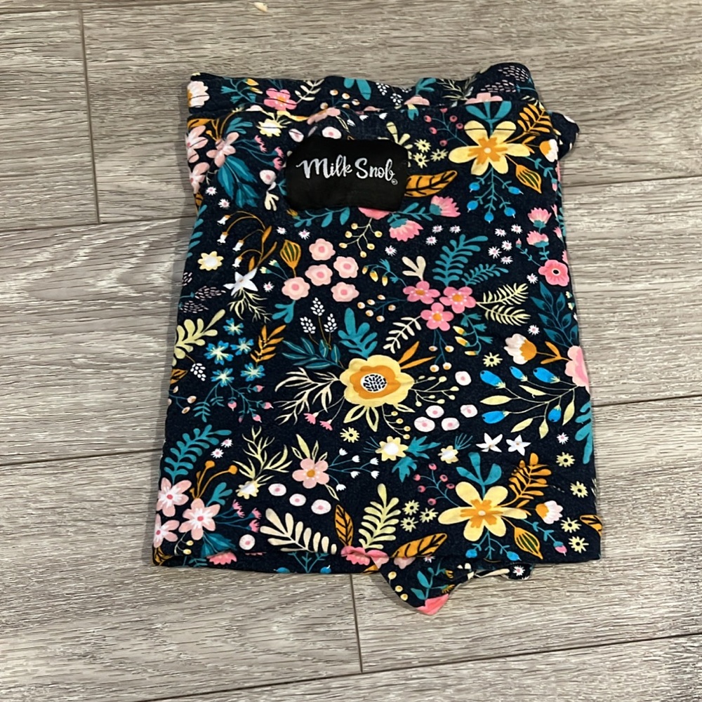 Milk Snob nursing/ car seat cover